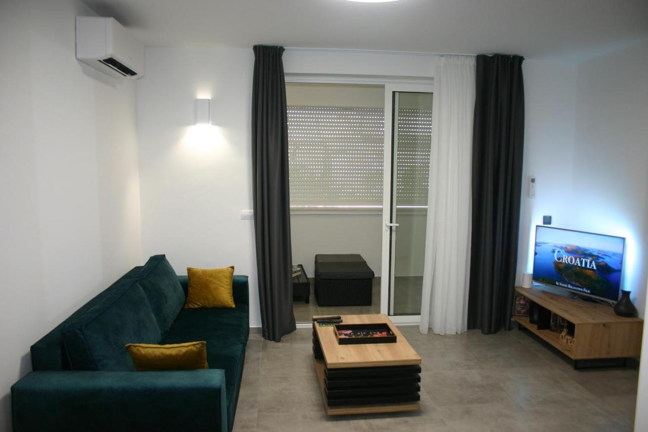 Next Door Apartment Maro & Ivan Njivice Exterior photo